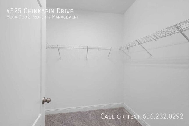 Building Photo - 4525 Chinkapin Dr