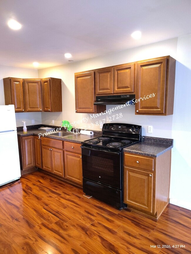 Building Photo - 602 Sheffield Ave