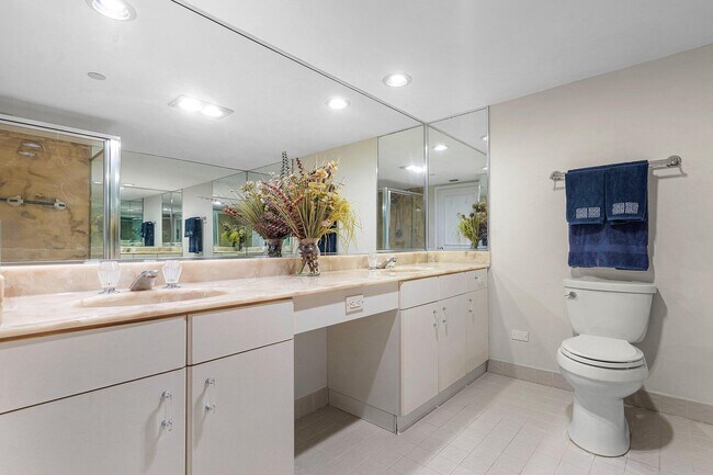 Building Photo - 5080 N Ocean Dr