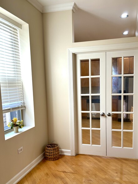 Bedroom 2 to Kitchen - 1618 S Washtenaw Ave