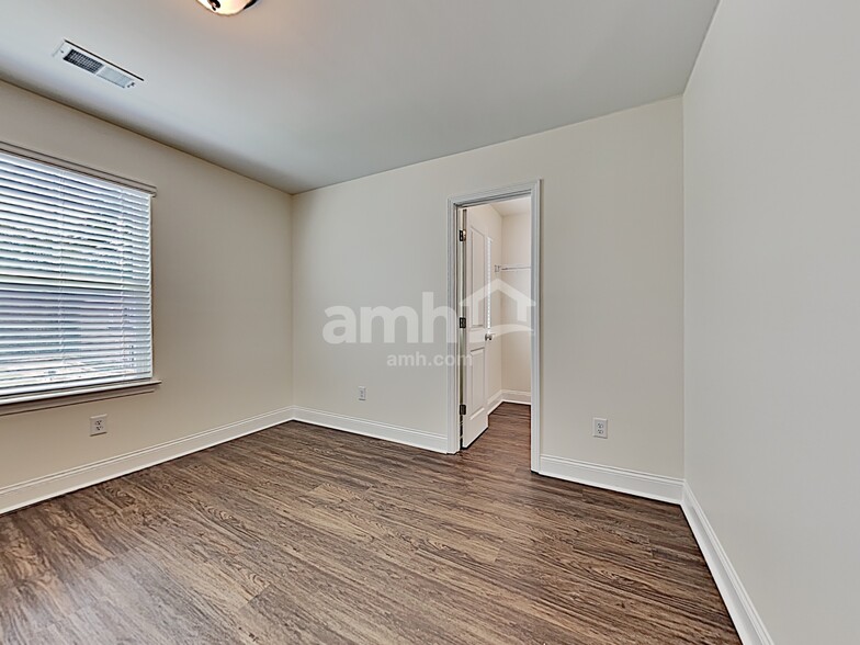 Building Photo - 124 Sweet Gum Dr