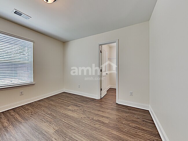 Building Photo - 124 Sweet Gum Dr