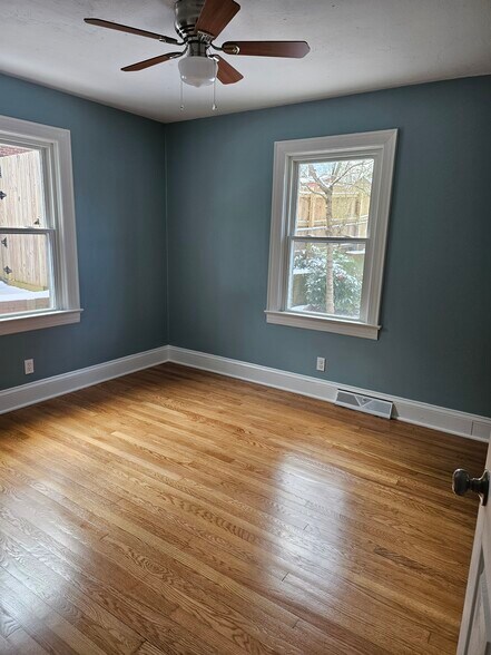 Building Photo - 548 Greenway Dr