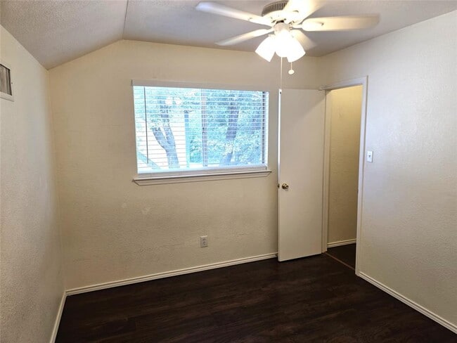 Building Photo - 1600 Hollow Tree Blvd