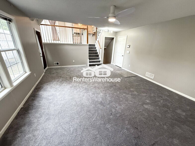 Building Photo - 13310 Crystal Ave
