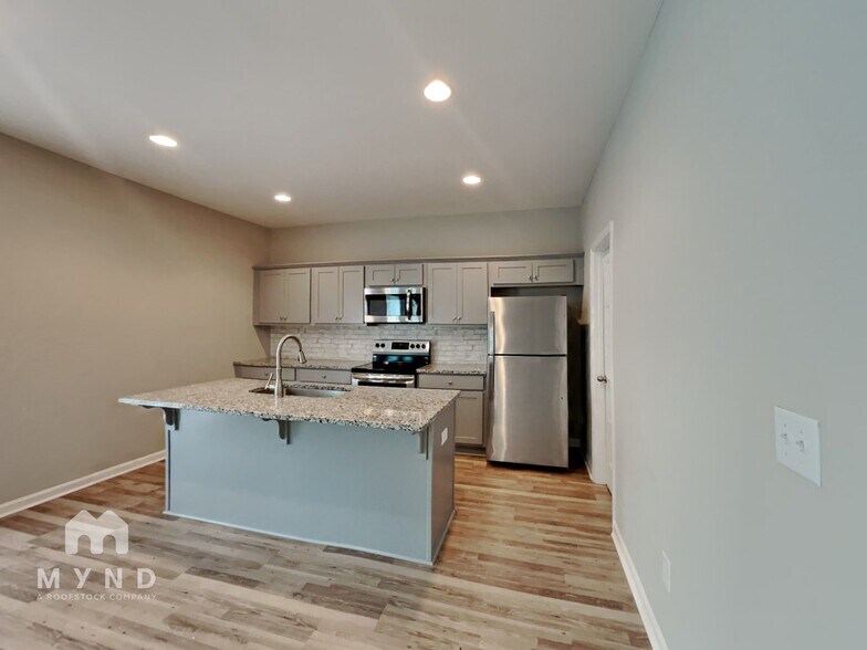 Building Photo - 386 Springwater Wy
