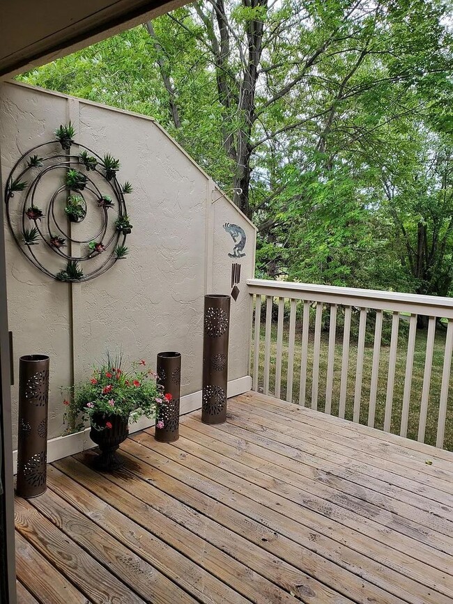 Building Photo - Two Bedroom Townhouse W/ Views Of Rice Lak...