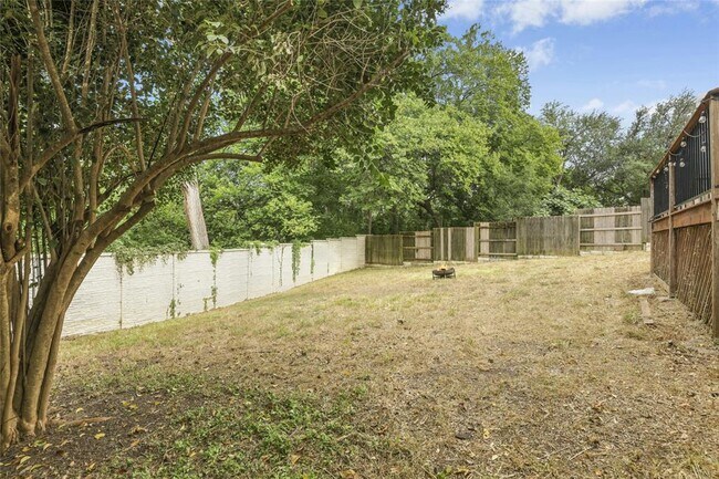 Building Photo - 1705 Gaylord Dr