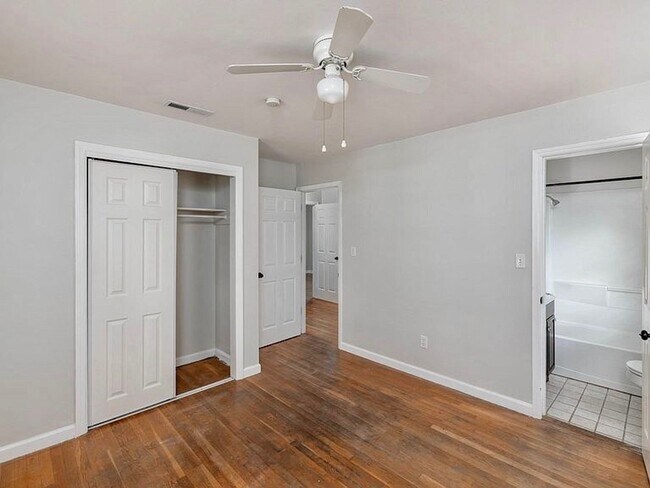 Building Photo - 4 Bedroom 2 Bath House in Lawton Bluff - James Island