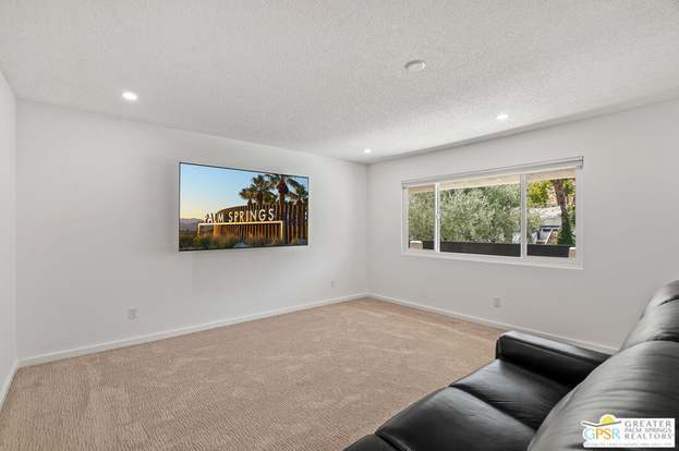 Building Photo - 1900 S Palm Canyon Dr