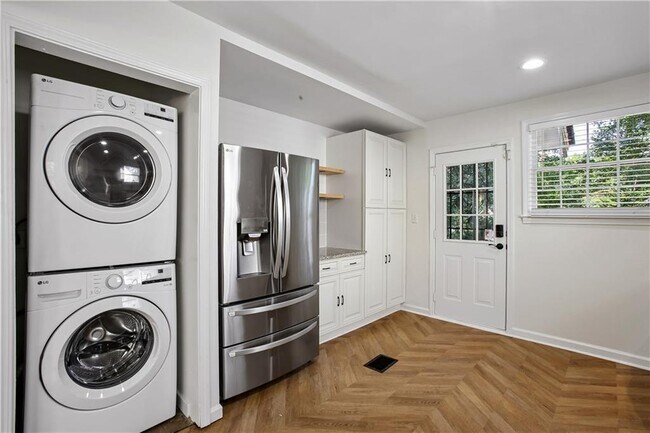 Building Photo - 1649 Beecher St SW