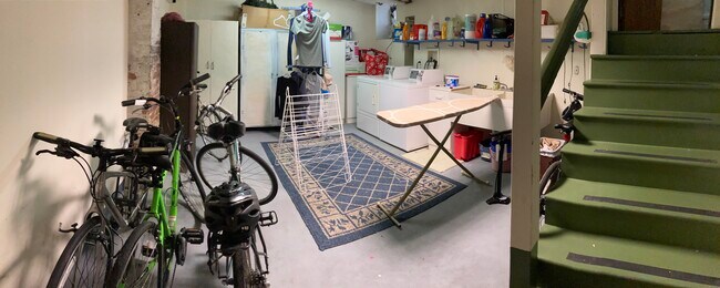 Building Photo - 327 S Pacific Ave