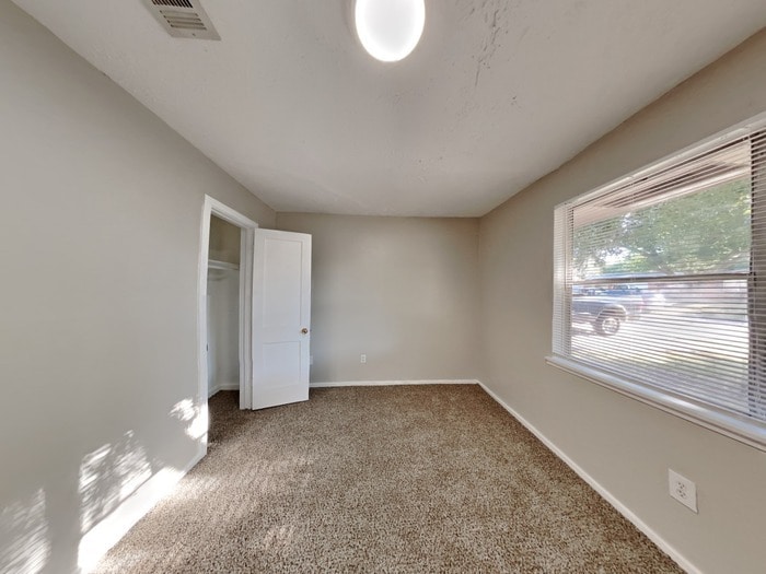 Building Photo - 2123 Raspberry Ln