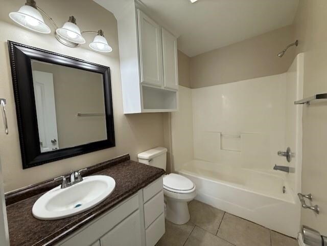 Building Photo - 2720 Camelot Dr