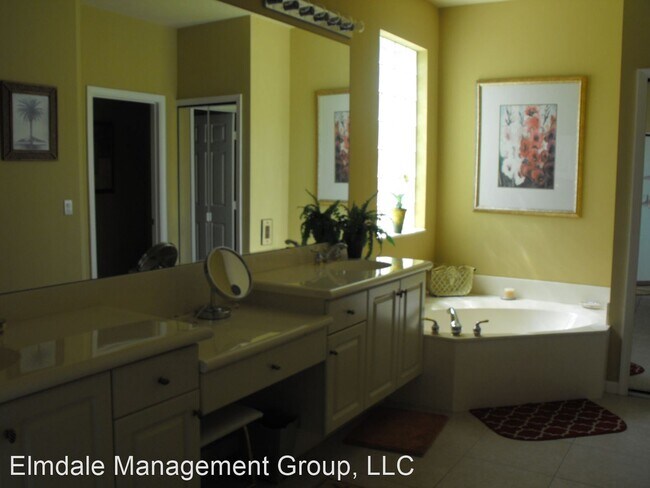 Building Photo - 2 br, 2 bath House - 2135 South Maiden Lane