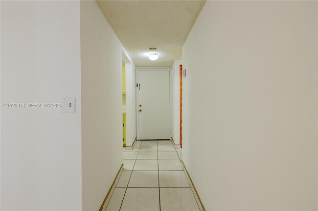 Building Photo - 1900 W 68th St