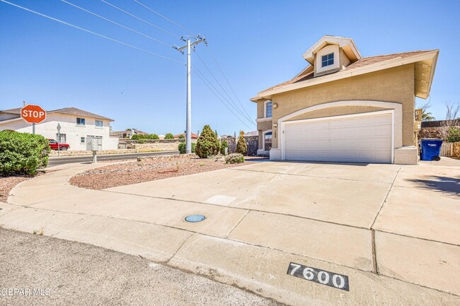 Building Photo - 7600 Plaza Redonda Dr