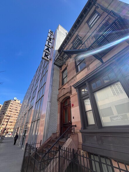 Building Photo - 10 Central Ave