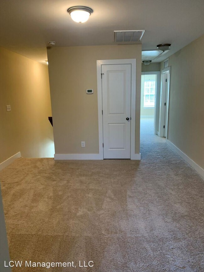 Building Photo - 3 br, 2.5 bath House - 1775 Welden Village...