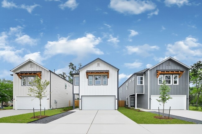 Primary Photo - 2034 Thonig Rd