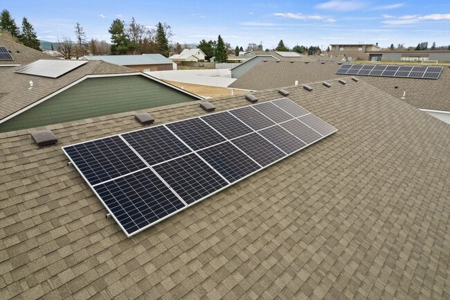 Building Photo - Luxury 3 Bed, 2 Bath Rancher in Spokane Va...