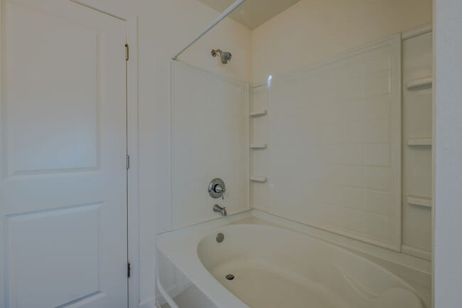 Building Photo - Like new construction 2 story home 4 bedro...