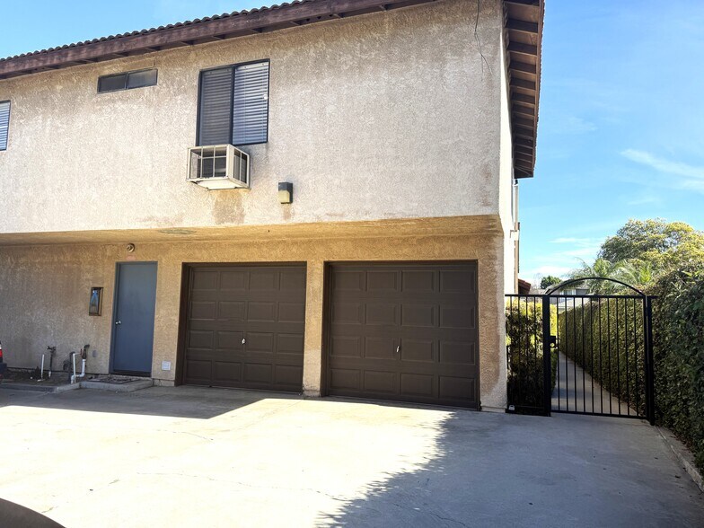 Building Photo - 10777 Walnut St