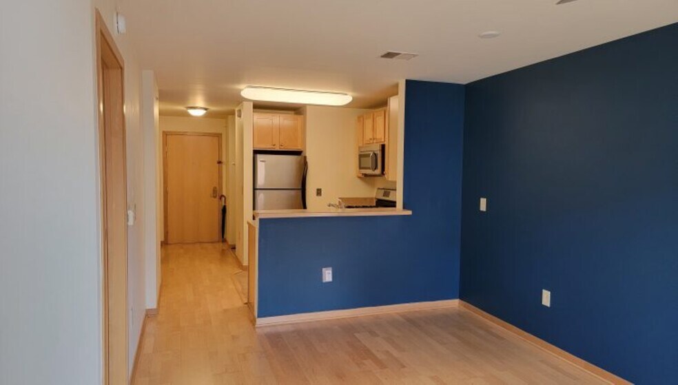Building Photo - 333 W Mifflin St