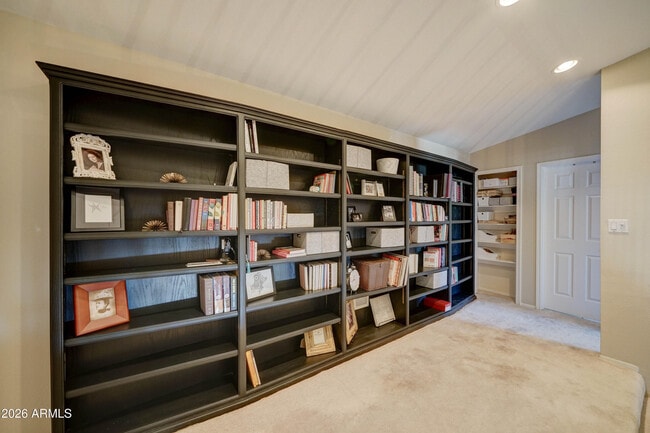 Building Photo - 2511 E Shaw Butte Dr