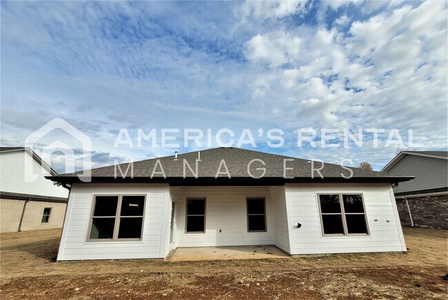 Building Photo - 104 Flintlock Wy
