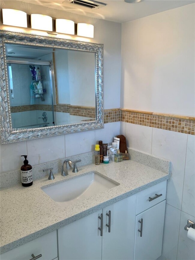 Building Photo - 8400 Byron Ave