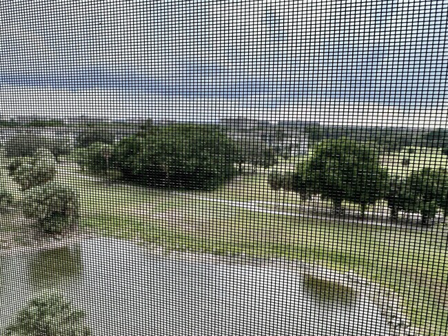 Building Photo - 3510 Oaks Way