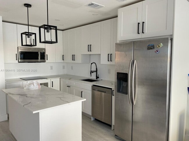 Building Photo - 17561 SW 140th Ct