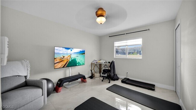 Building Photo - 3730 SE 4th Ave