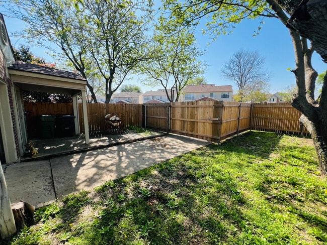 Building Photo - 1504 Beach Ln