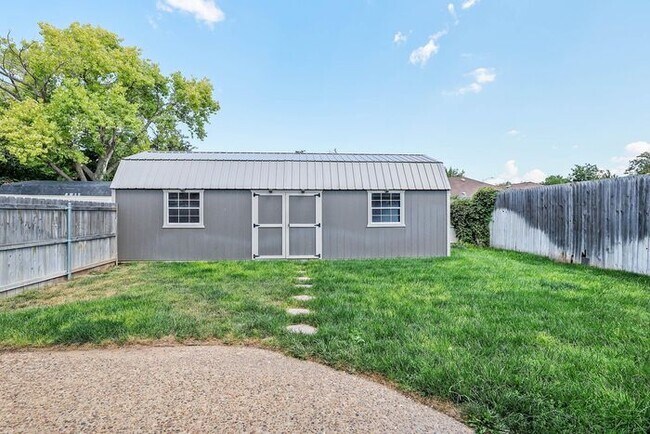 Building Photo - 3537 Tripp Ave