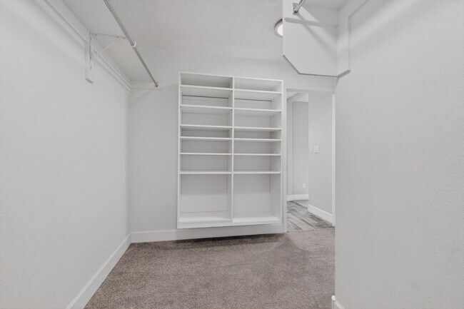 Building Photo - 5603 Linq Ct NE