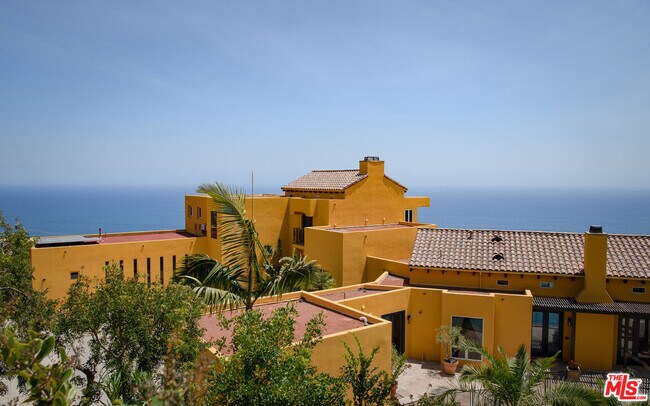Building Photo - 3235 Rambla Pacifico St