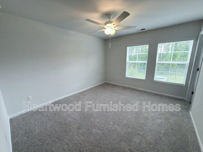 Building Photo - 807 Coburg Ln