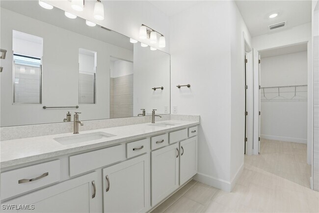 Building Photo - 1954 Fresno Ave