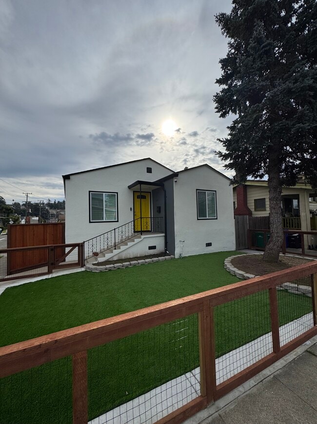 Building Photo - 4201 Porter St