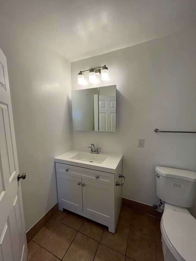 Building Photo - 460 Richfield Dr