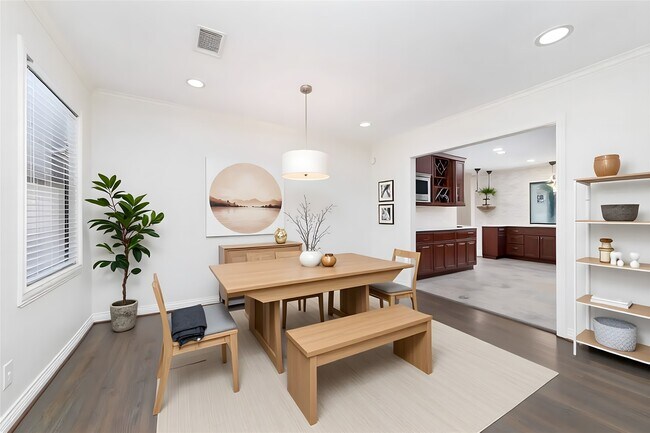 Building Photo - 5438 Briarbend Dr