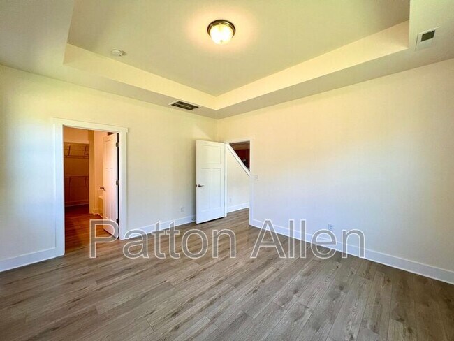Building Photo - 117 N Christie Ct