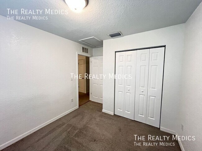 Building Photo - 3152 SW 151st Ave