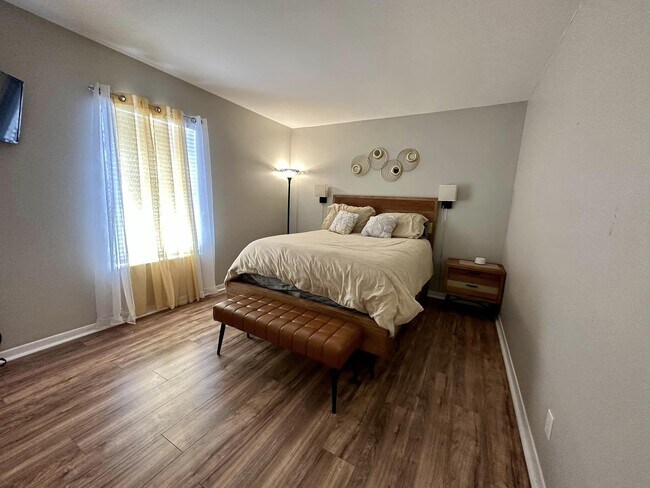 Building Photo - 312 Bream Ave