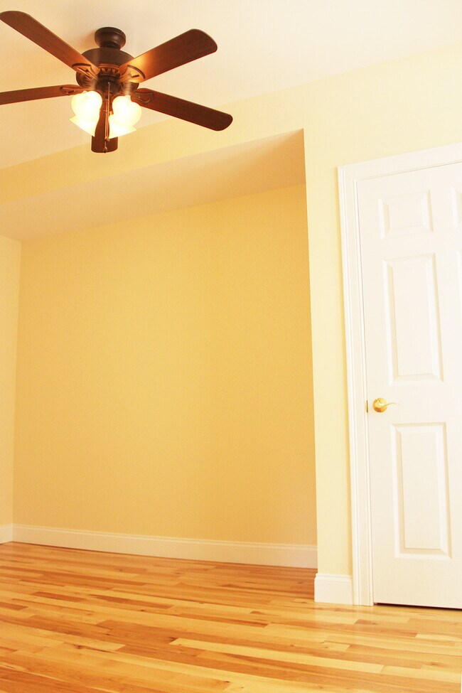 Building Photo - 26 Converse Ct