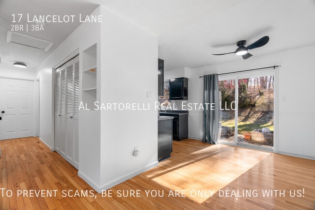 Building Photo - 17 Lancelot Ln