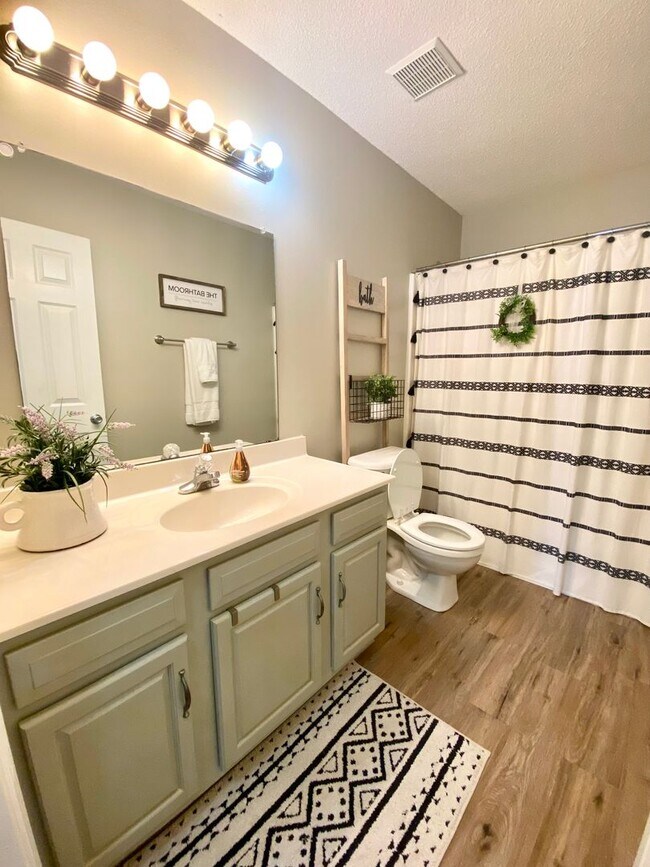 Building Photo - Beautiful 4 Bedroom Richlands Home for Rent