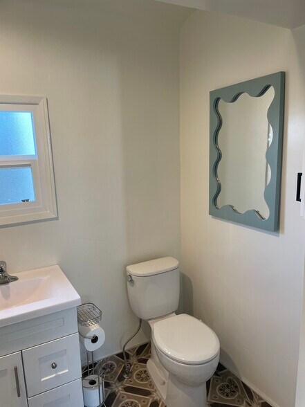 Building Photo - 287 W Mission Ave